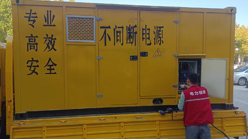 湖口柴油发电机组和UPS电源配合使用时，如何避免切换过程中的电力中断？